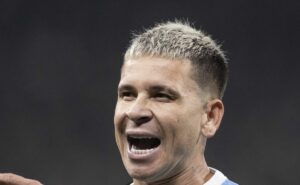 santos decide não facilitar venda de soteldo ao grêmio, revela alberto guerra: "difícil alinhar..."