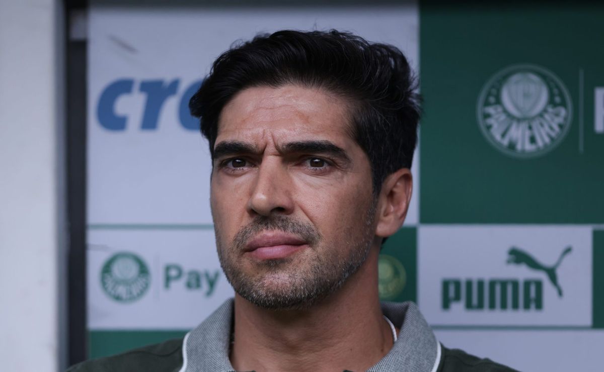 paulinho nem chegou ao palmeiras e abel ferreira vai escalá lo fora de posição, diz jornalista