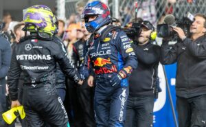 verstappen vê mudança para ferrari como motivação para hamilton: “2025 será acirrado”