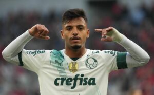 gabriel menino se apresenta em bh após saída do palmeiras em negócio que envolve paulinho