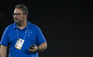 cruzeiro de alexandre mattos pode negociar saída de mateus vital para futebol da china