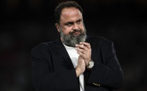 magnata grego interessado na saf do vasco é conhecido por investimento pesado e polêmicas