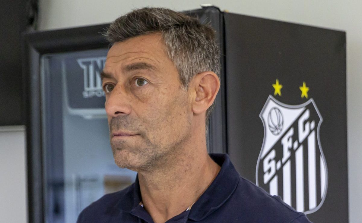 pedro caixinha mal chega ao santos e descoberta sobre jejum de estrangeiros vem à tona