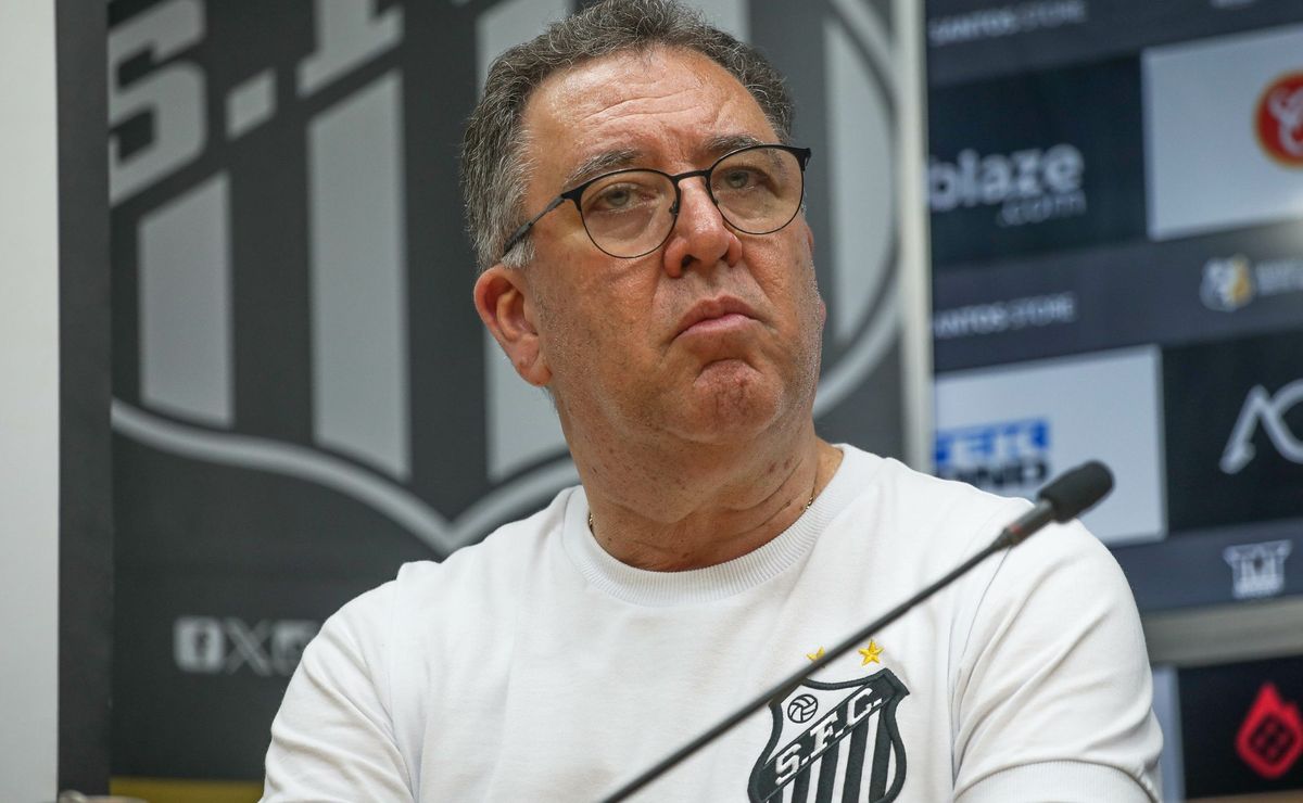 santos é motivo de piada nos bastidores por ter ‘interesse’ em todo mundo, comenta jornalista