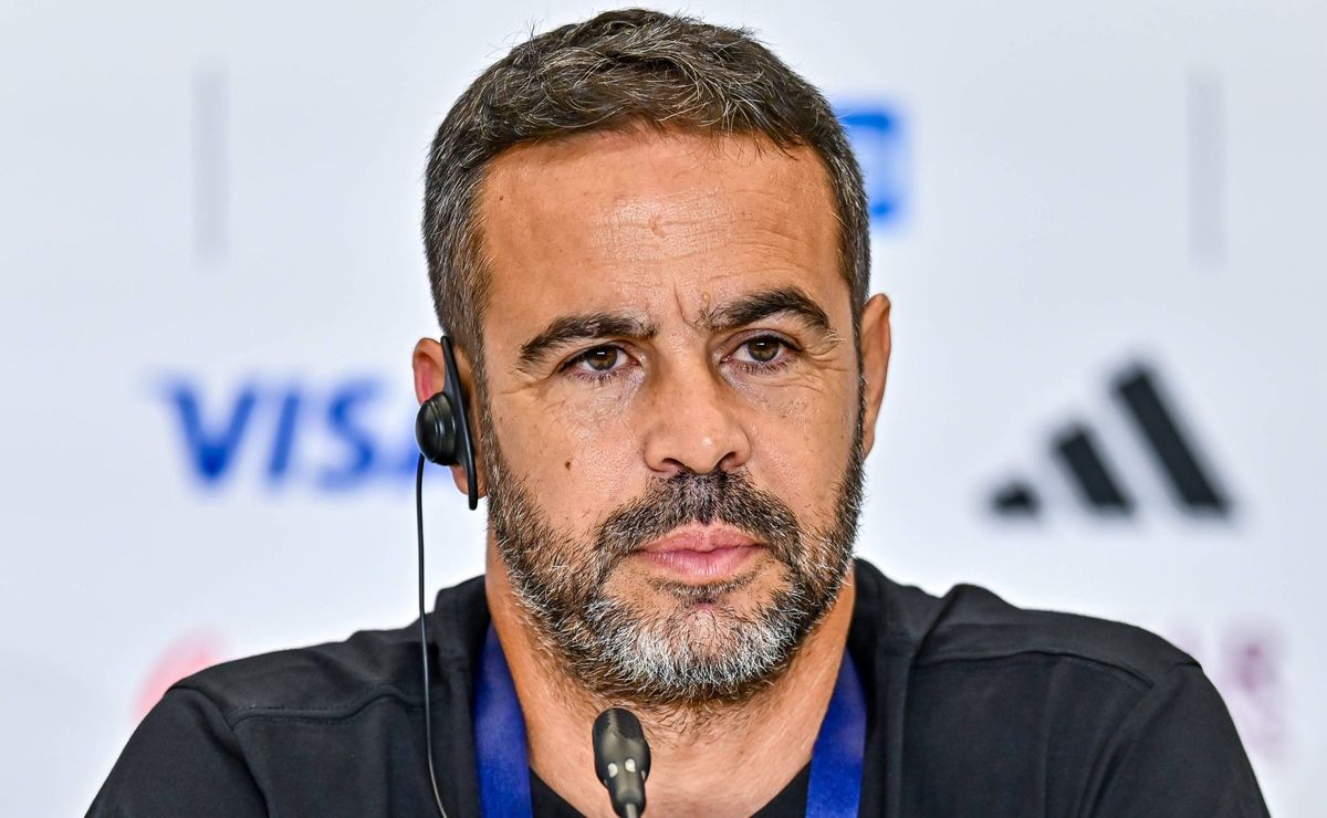 artur jorge despista sobre ficar no botafogo e comenta sobre proposta do catar: "muito tentadora"