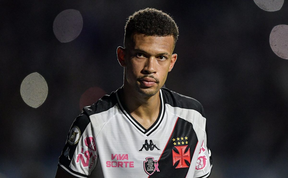 joão victor destaca chegada de carille para ser treinador no vasco: "momento muito bom"