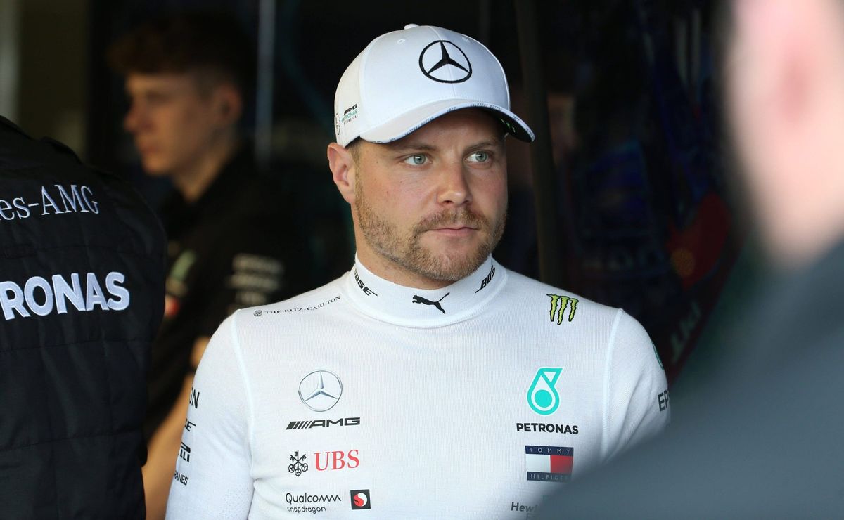 mercedes anuncia o retorno de bottas como piloto reserva para 2025