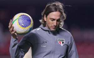 zubeldía não é mais técnico do são paulo na visão da torcida e queda é iminente: “agora” 