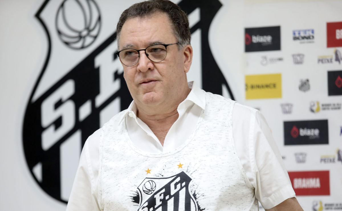 santos de marcelo teixeira toma decisão de cancelar pré temporada devido ao atraso de contratações