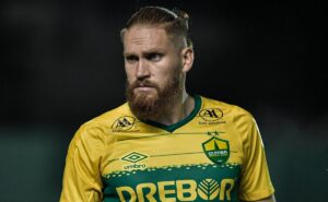 empresário de isidro pitta confirma interesse do fluminense no atacante: " um dos seis clubes"