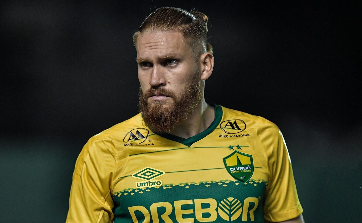 empresário de isidro pitta confirma interesse do fluminense no atacante: " um dos seis clubes"