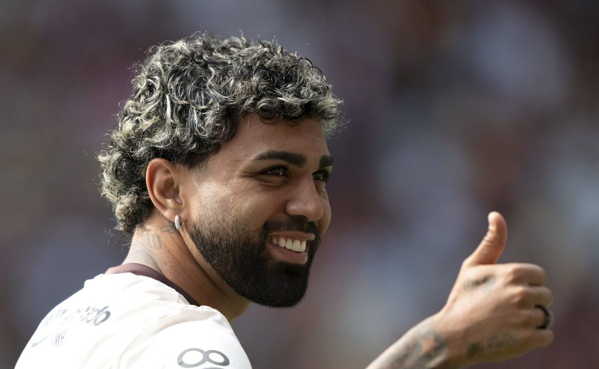 pais de gabigol são vistos em belo horizonte e santos deve perder contratação do atacante