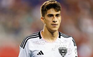 gabriel pirani, ex santos, pode voltar ao brasil em 2025 para jogar no cruzeiro