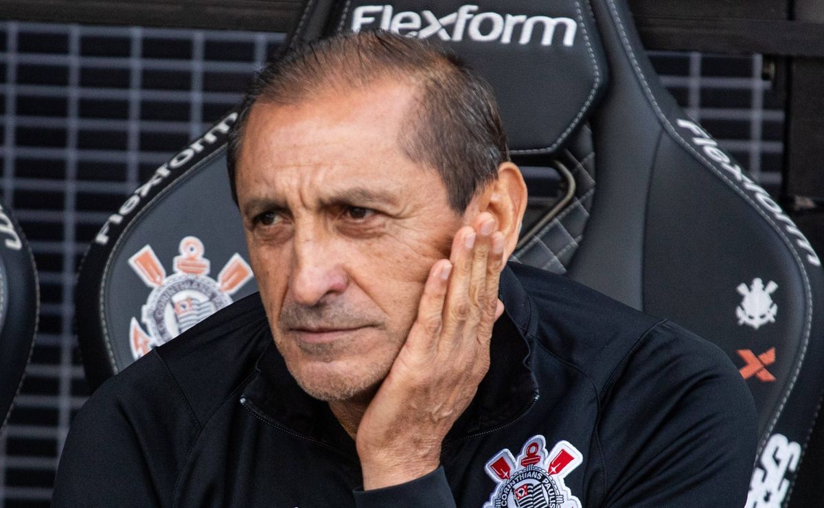 vasco vence disputa com corinthians de ramón díaz e deve renovar com vegetti