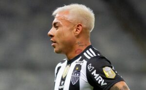 eduardo vargas pode estar de chegada ao santos após ser oferecido, mas situação não empolga