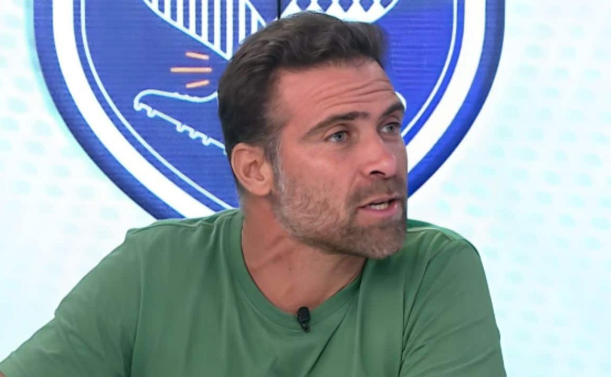 pilhado revela conversa com richarlison sobre flamengo e descarta volta do atacante ao brasil