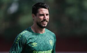 gabriel pires se empolga com oferta do universidad católica e fluminense decide cartada para agilizar saída