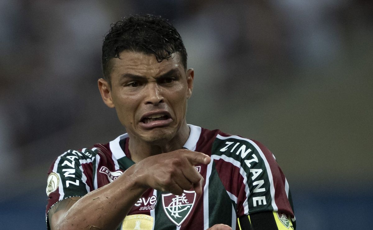 thiago silva fala sobre gramado sintético nas vésperas de enfrentar o palmeiras: "não é fácil"