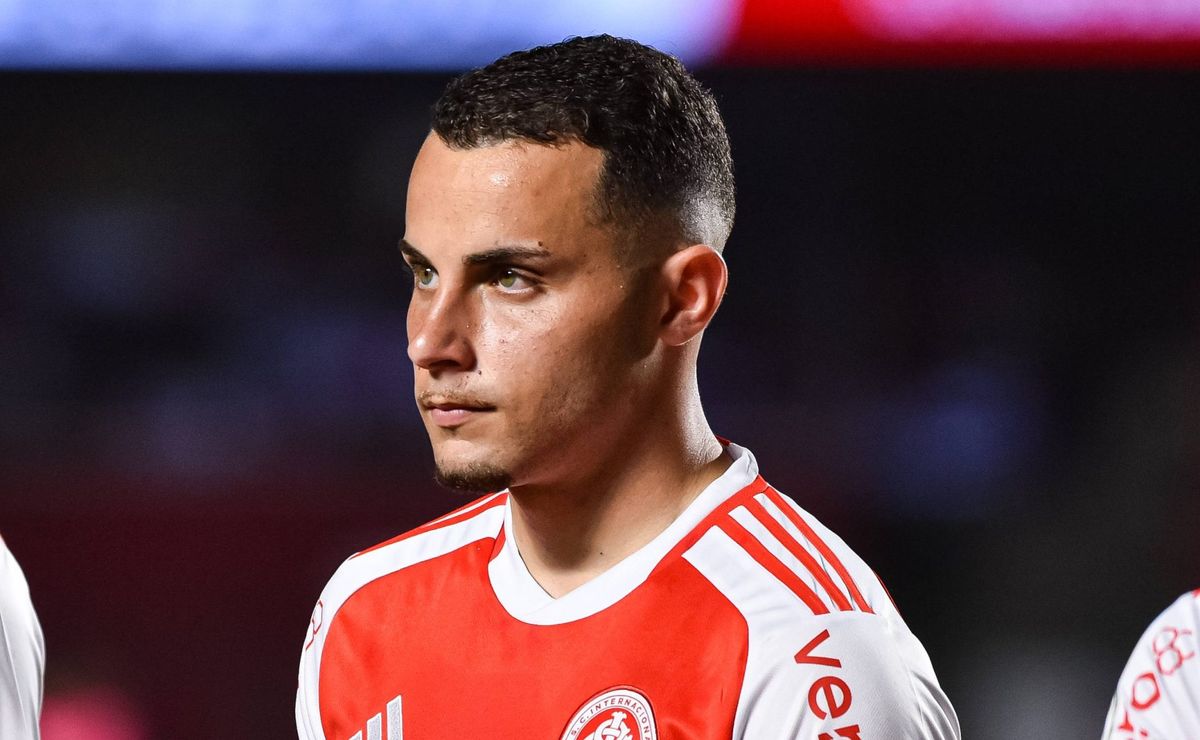 venda de bruno gomes pelo internacional à fiorentina ita é exposta e gera divisão na torcida