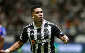 negociação entre palmeiras e atlético mg está fechada e paulinho será reforço em 2025