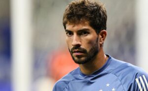 diniz recebe decreto sobre lucas silva e +1 no cruzeiro: “servem para nada”