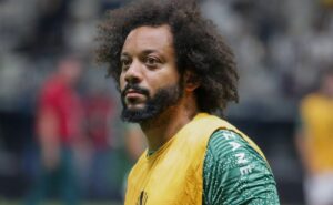 marcelo tem rescisão oficializada com o fluminense, 30 dias após polêmica com mano menezes
