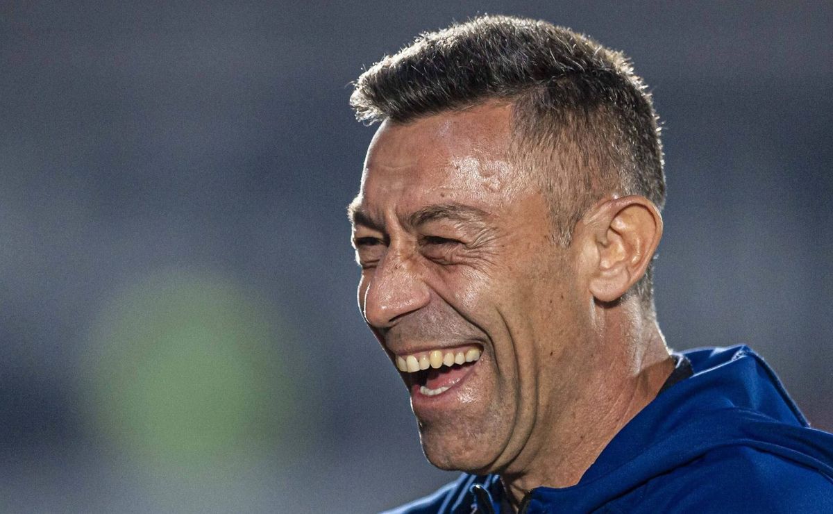 pedro caixinha pode facilitar negociação e grêmio tem interesse em juninho capixaba, do bragantino