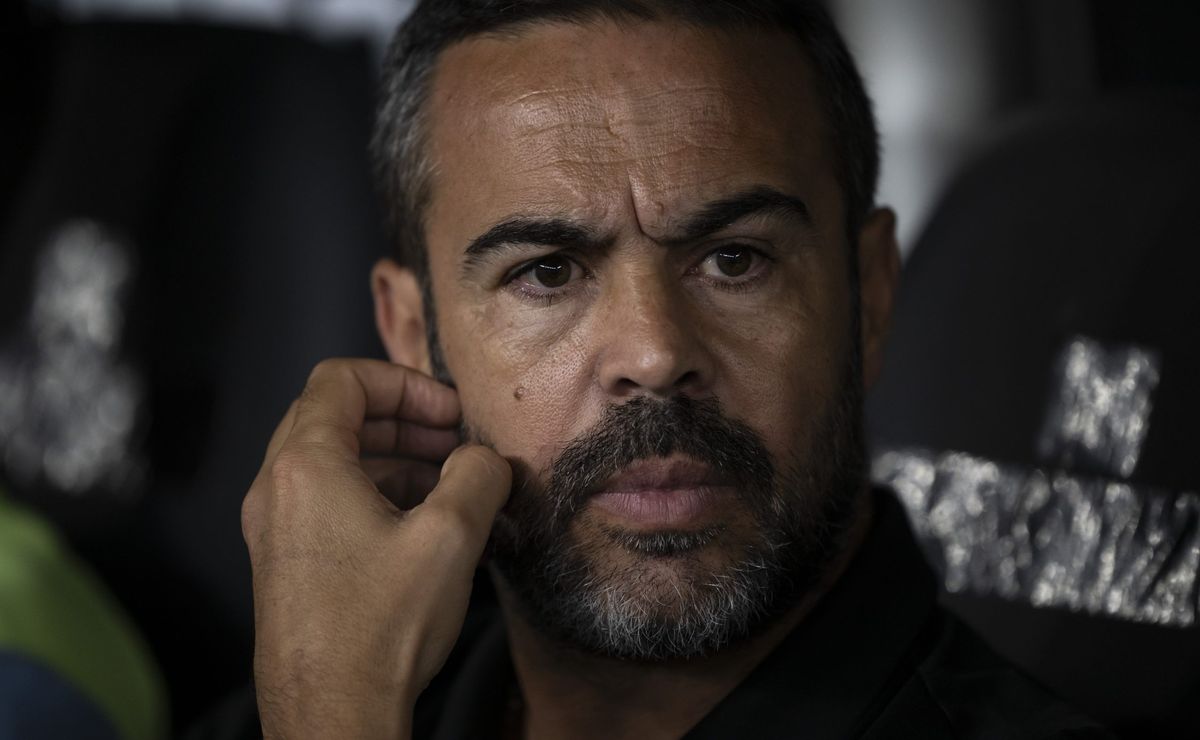 john textor vai chamar artur jorge para conversa 'séria' e treinador está em cheque