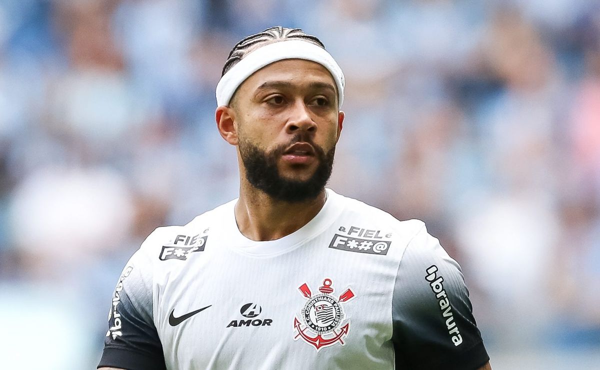 memphis depay responde sobre ter fechado com o corinthians para se aposentar: “tenho 30 anos”