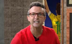 neto exige que augusto melo assine com camisa 11 no corinthians e sai em defesa de Ángel romero