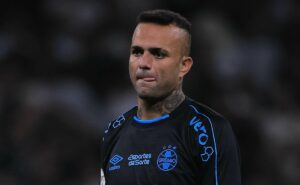 ex corinthians, luan tem futuro exposto por empresário e voltará a jogar em 2025
