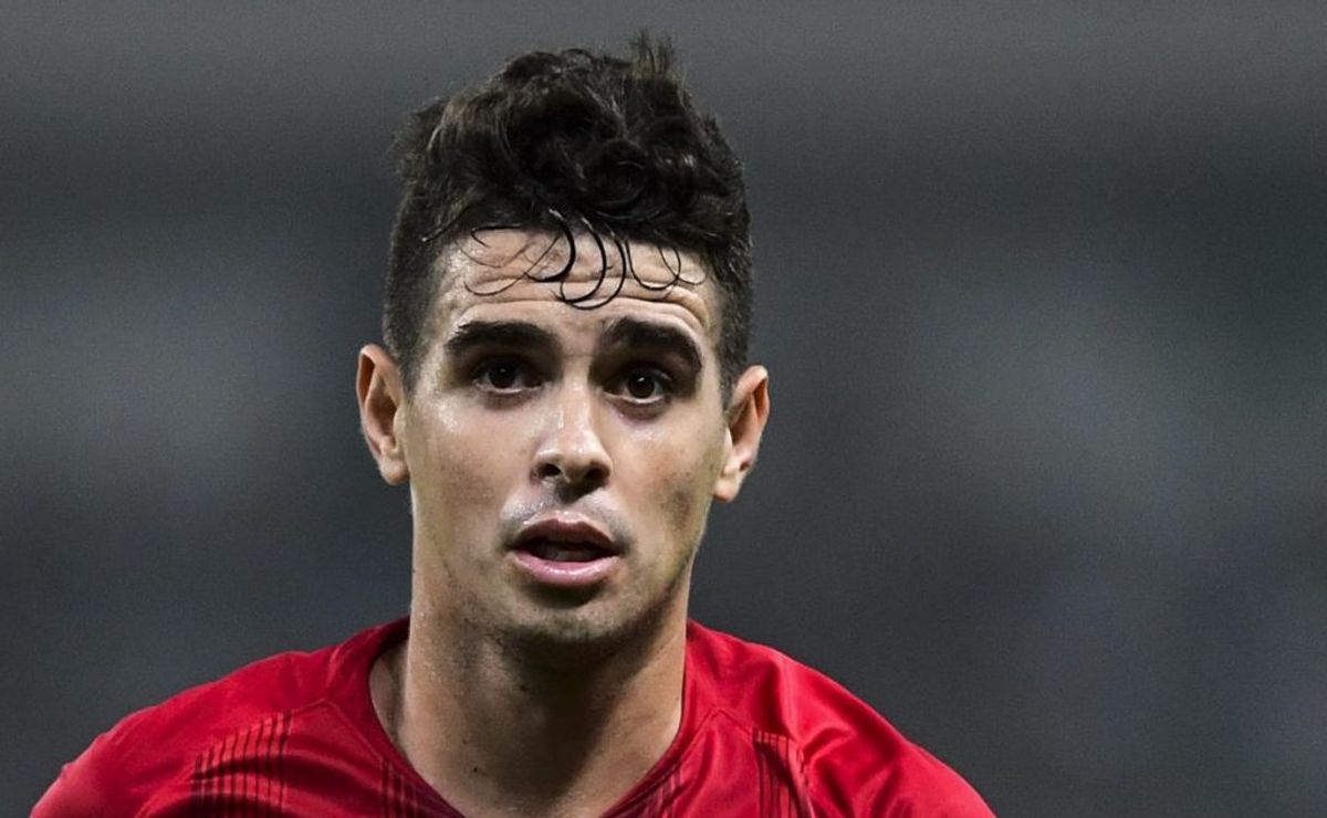 oscar aceita diminuir salário para voltar ao são paulo e aguarda proposta oficial do clube