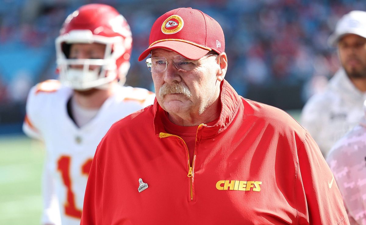 nfl: o técnico dos chiefs, andy reid, mais uma vez deixa claro para travis kelce sobre passes laterais