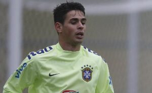 oscar pode voltar ao brasil em 2025 como rival do flamengo de filipe luís jogando pelo são paulo