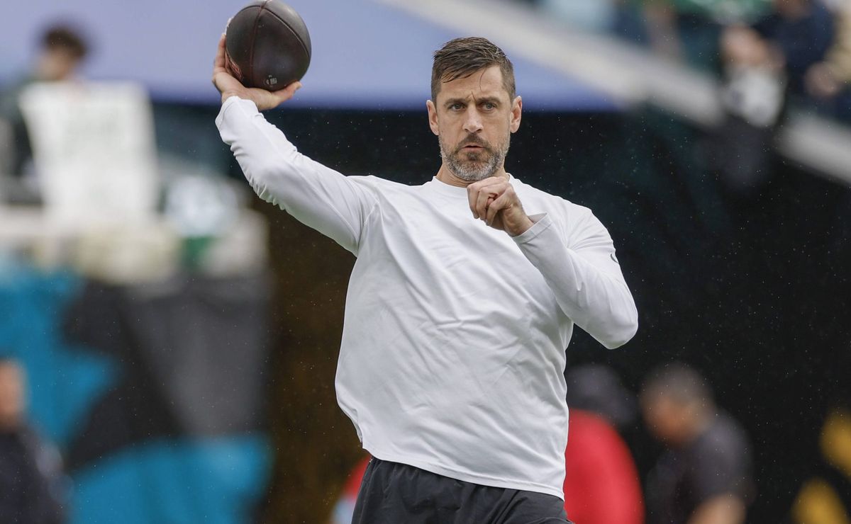 nfl: aaron rodgers emite forte alerta ao restante dos jets sobre a próxima temporada