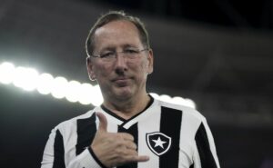 john textor quita parcela atrasada por carlos alberto e fica ‘em dia’ com o américa mg