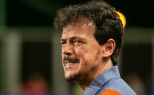 roger flores aprova decisão de pedrinho bh sobre fernando diniz não ser demitido pelo cruzeiro