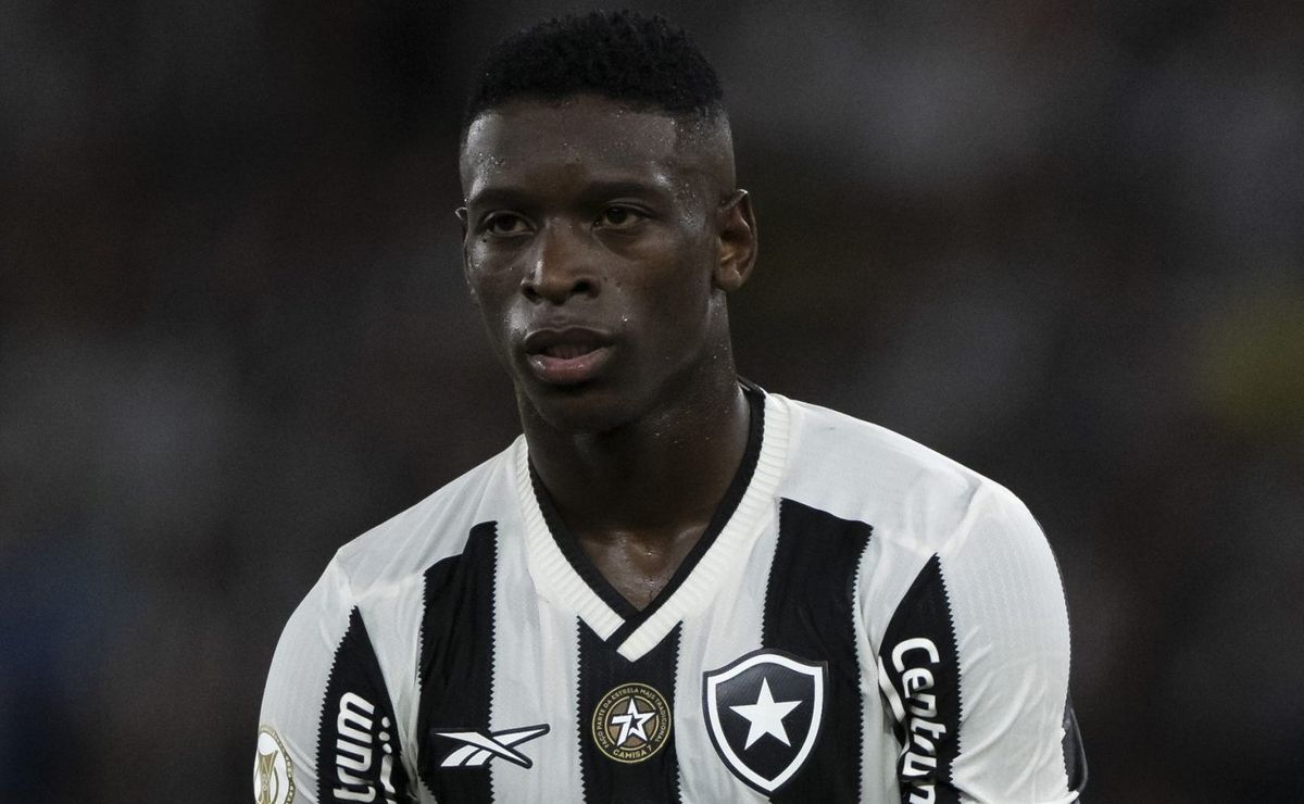 luiz henrique não joga mais pelo botafogo e destino é o lyon, diz jornalista