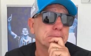 renato portaluppi chora e torcida geral do grêmio toma atitude para despedida do ídolo