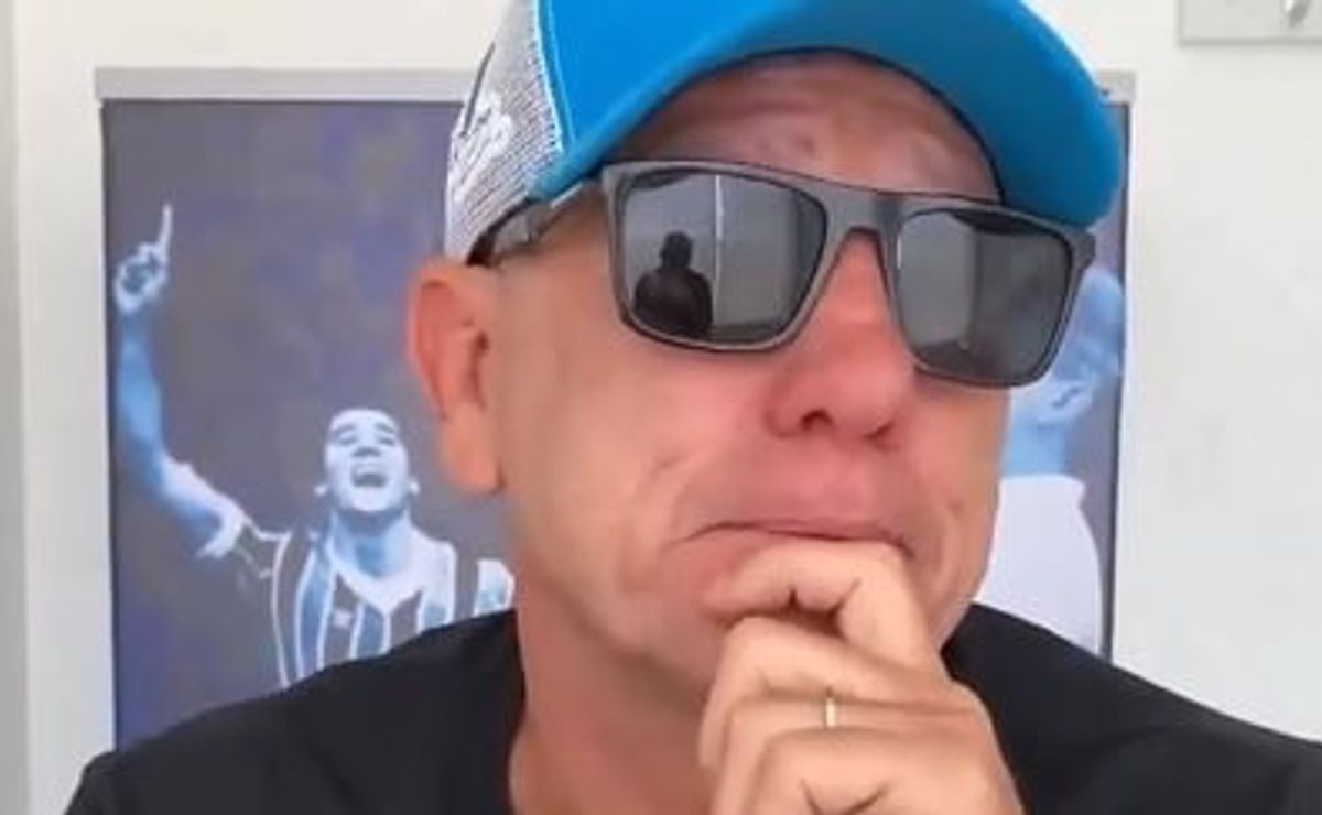 renato portaluppi chora e torcida geral do grêmio toma atitude para despedida do ídolo