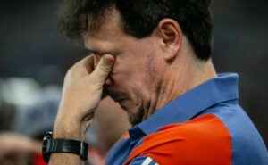 lateral troca cruzeiro de fernando diniz por rival e gera expectativa com anúncio enigmático