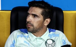 abel ferreira, do palmeiras, cita flamengo após perder título: “temos que estar preparados”