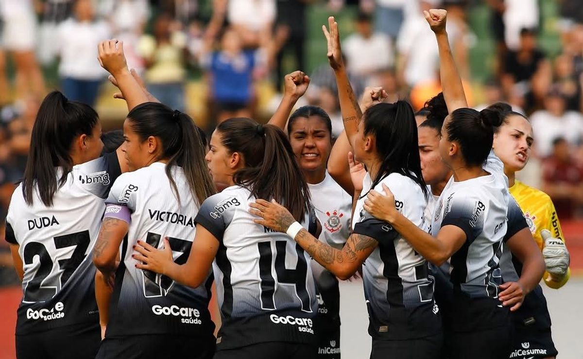 corinthians anuncia saída de cinco peças chave e choca a fiel: "sobra alguém nesse time?"