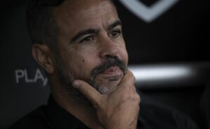 artur jorge recebe proposta absurda e sua saída do botafogo só não acontecerá com uma condição
