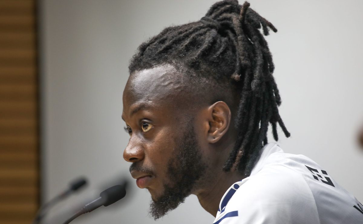 yusupha njie não joga no santos e atacante decide que 2025 será diferente