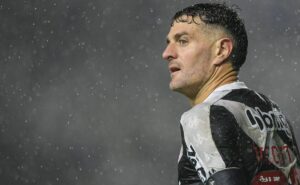 pedrinho toma nova decisão sobre futuro de vegetti e clube não ficará loucuras financeiras