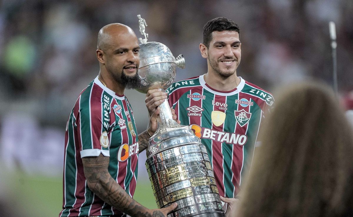 cruzeiro abre conversas por novo zagueiro e consulta situação de nino, ex fluminense