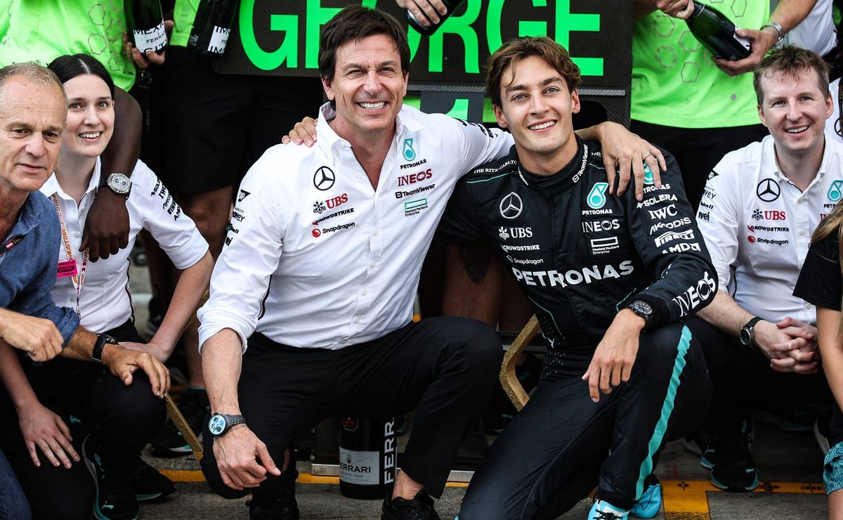 toto wolff chama horner de "pequeno terrier" e defende russell após atrito com verstappen