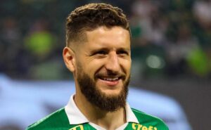 zé rafael decide ficar no palmeiras e descoberta gera divisão na torcida: “vida boa”