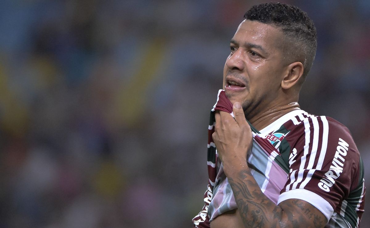 antônio carlos do fluminense avalia temporada de 2024 e defende reformulação no elenco